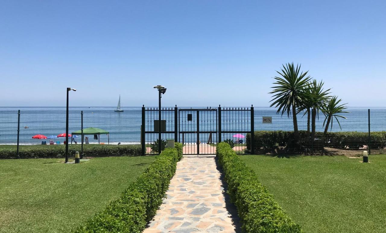 Marbella - Estepona Beach Frontline Apartment Extérieur photo