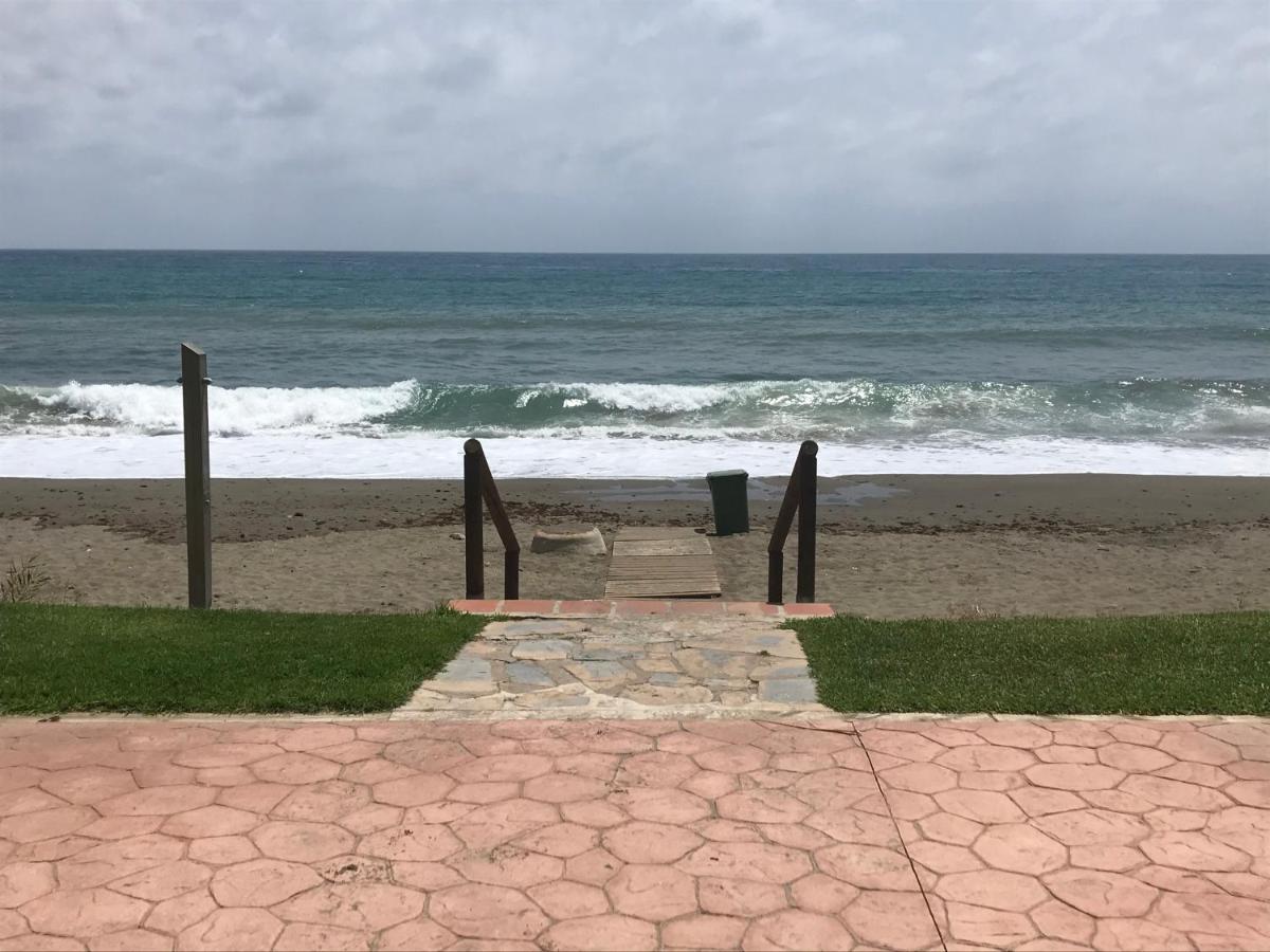 Marbella - Estepona Beach Frontline Apartment Extérieur photo
