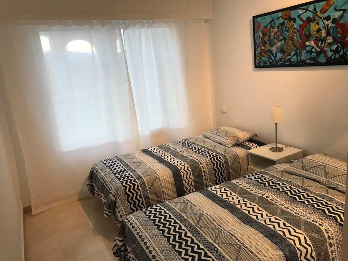 Marbella - Estepona Beach Frontline Apartment Extérieur photo