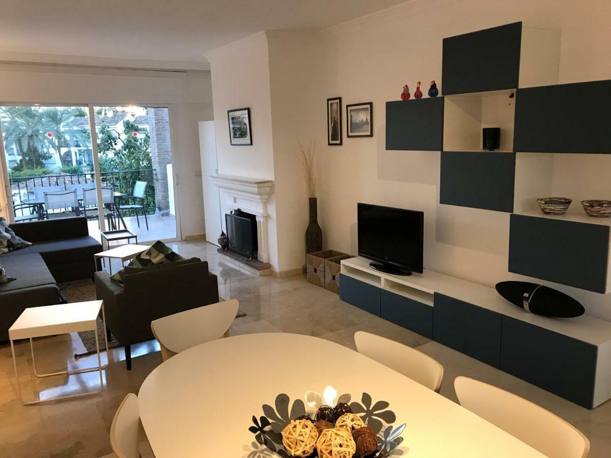 Marbella - Estepona Beach Frontline Apartment Extérieur photo