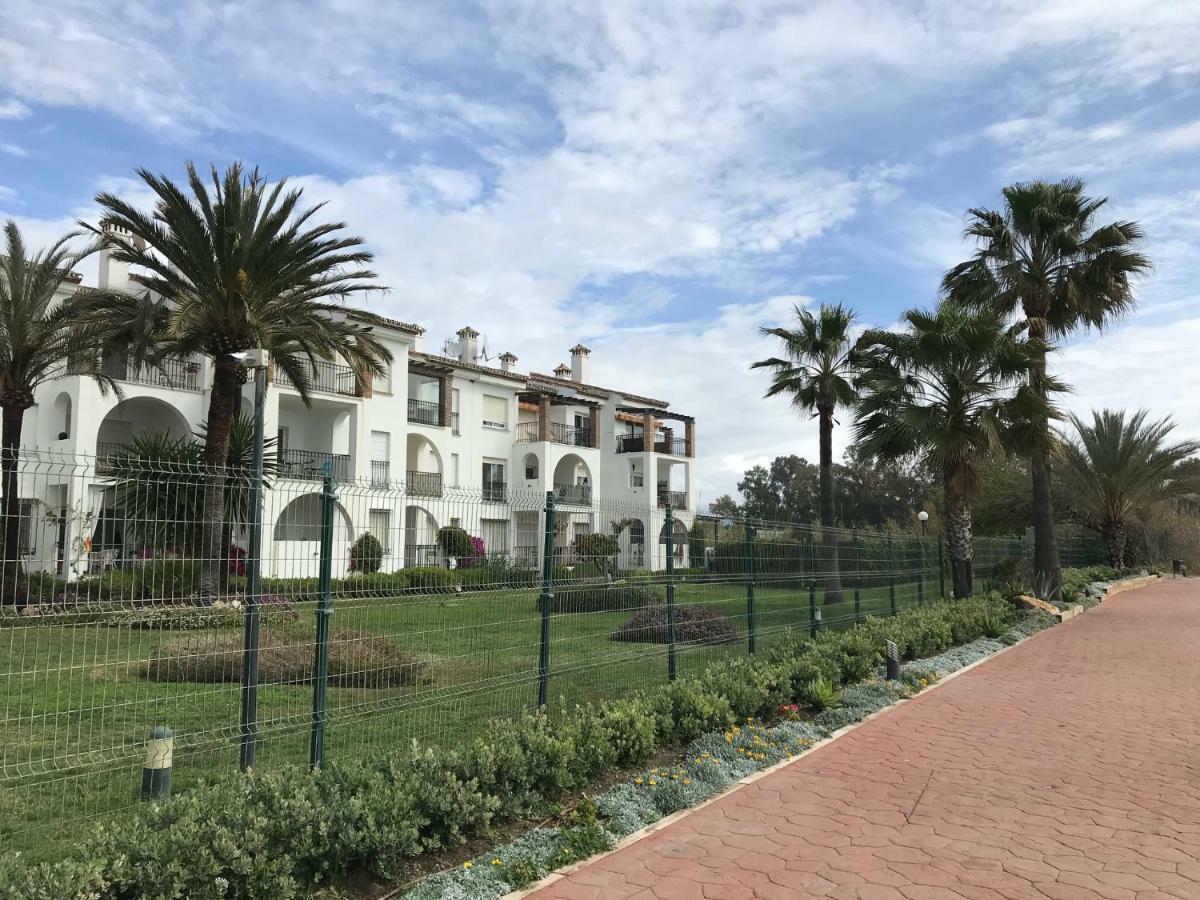 Marbella - Estepona Beach Frontline Apartment Extérieur photo