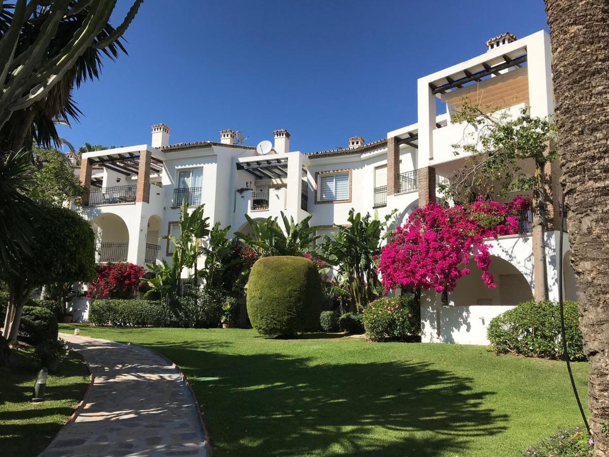Marbella - Estepona Beach Frontline Apartment Extérieur photo