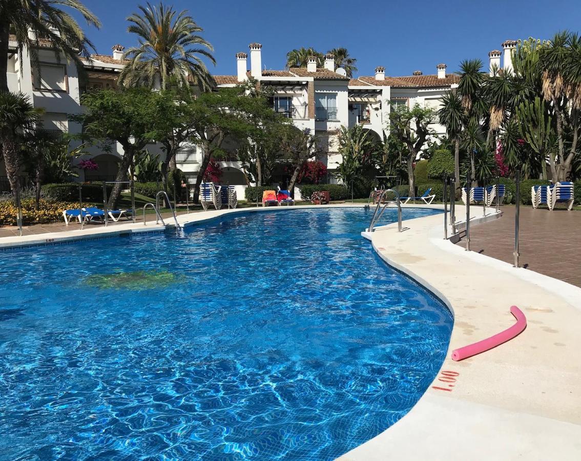 Marbella - Estepona Beach Frontline Apartment Extérieur photo